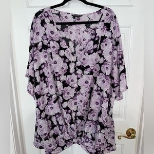 Womens short sleeve purple w/ flower print size 30 never worn